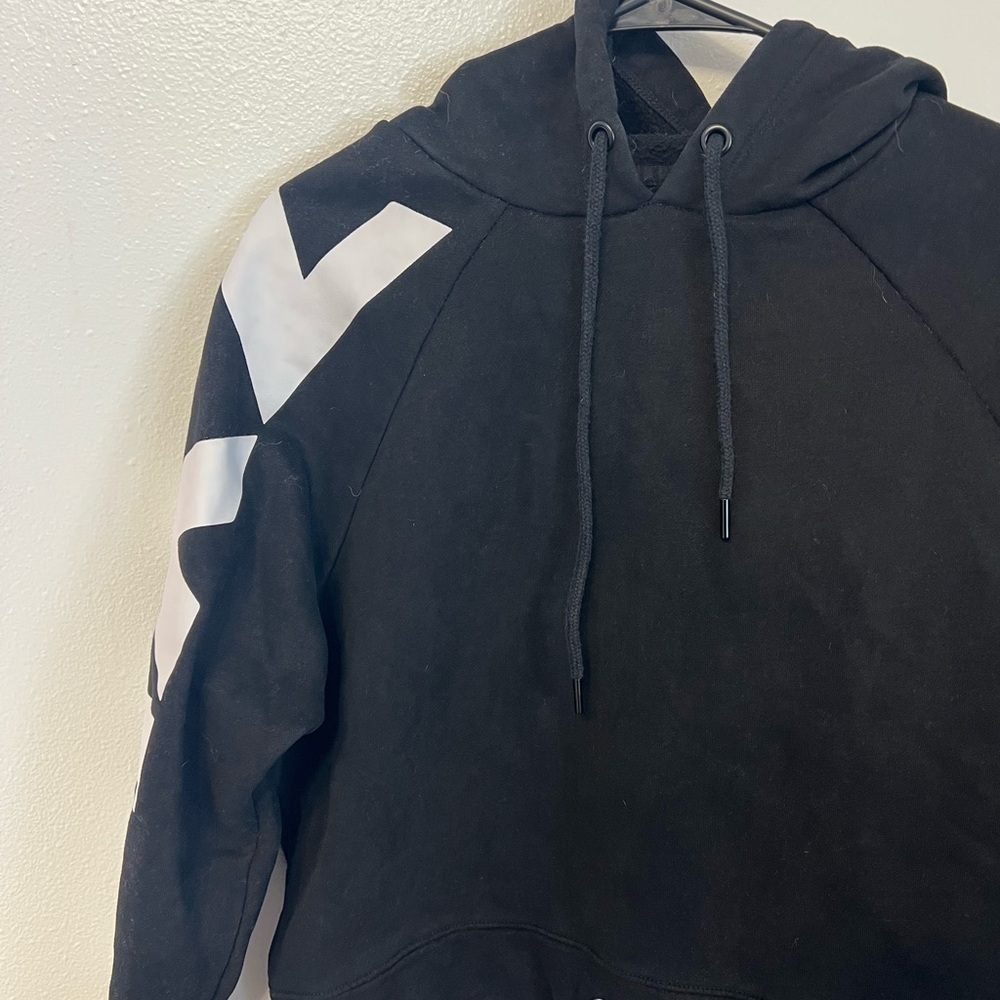 ZYIA Active Cropped Tie Hoodie - Picture 5 of 11